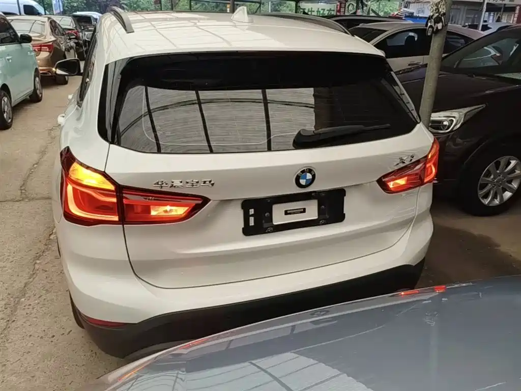 BMW X1 2016 sDrive18Li Fashion Model фото 6