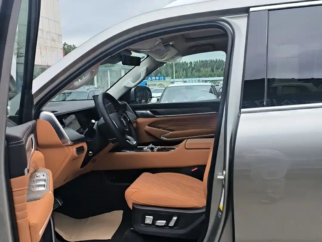 Tank 500 EV 2026 Hi4-Z Smart Edition фото 9