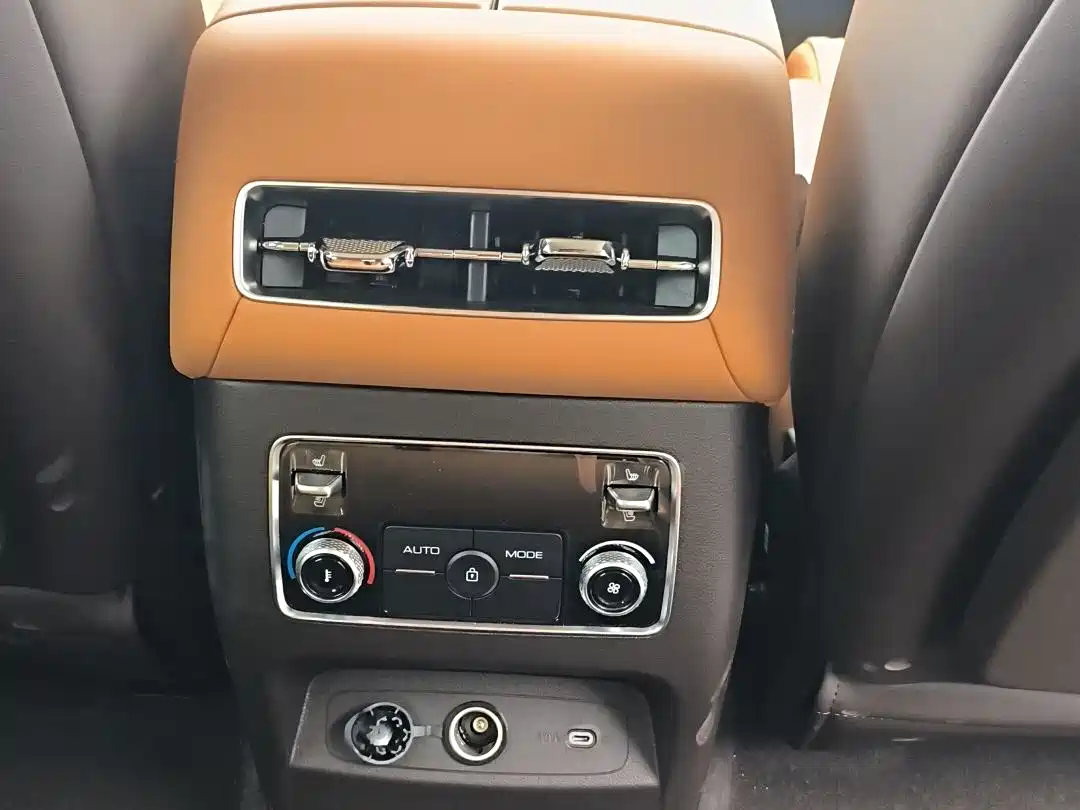 Tank 500 EV 2026 Hi4-Z Smart Edition фото 19