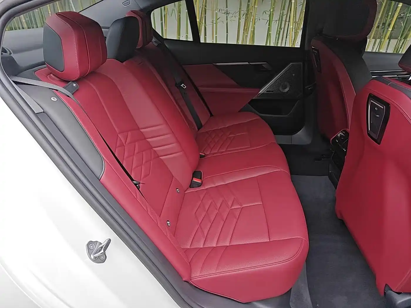 BMW i5 2024 eDrive 35L Premium Luxury Package фото 13