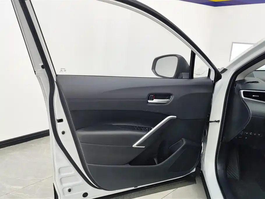 Toyota Frontlander 2023 2.0L Smart Hybrid Dual Engine Prestige Edition фото 7