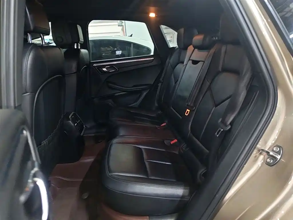 Porsche Macan 2017 Macan 2.0T фото 17