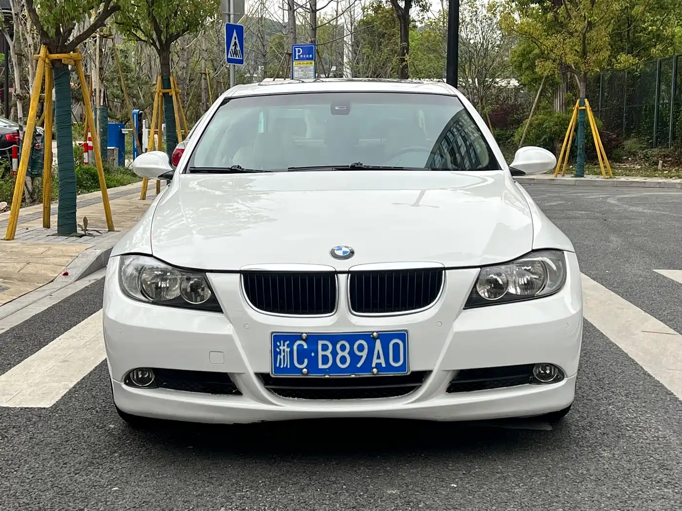 BMW 3 Series 2007 320i Luxury фото 2