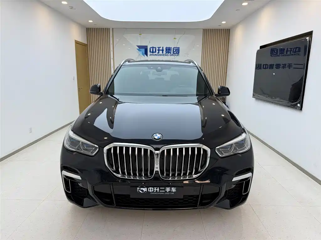 BMW X5 2022 Model xDrive 40Li M Sport Package фото 2