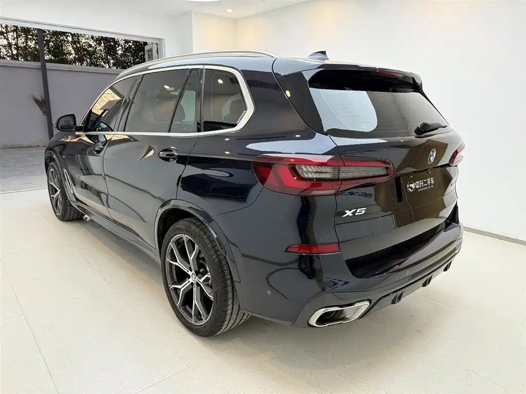 BMW X5 2022 Model xDrive 40Li M Sport Package фото 6