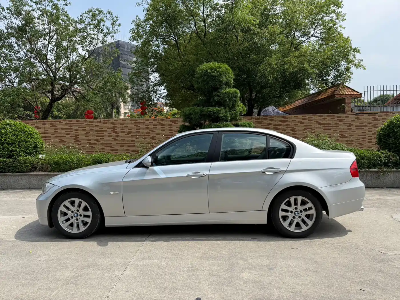 BMW 3 Series (Import) 2005 Model E90 320i фото 4