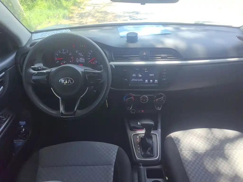 Kia K2 2017 2017 Sedan 1.4L AT GLS