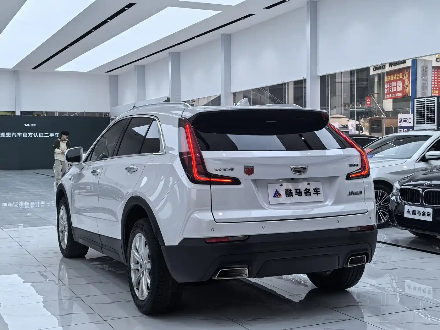 CADILLAC XT4