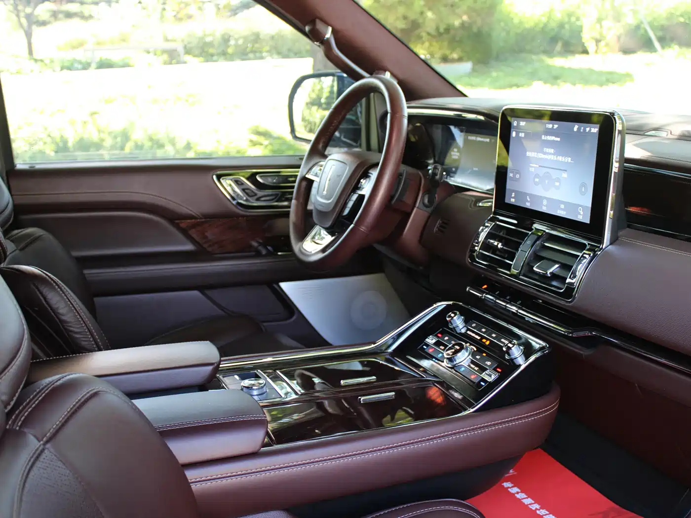 صورة 13 - Lincoln Navigator