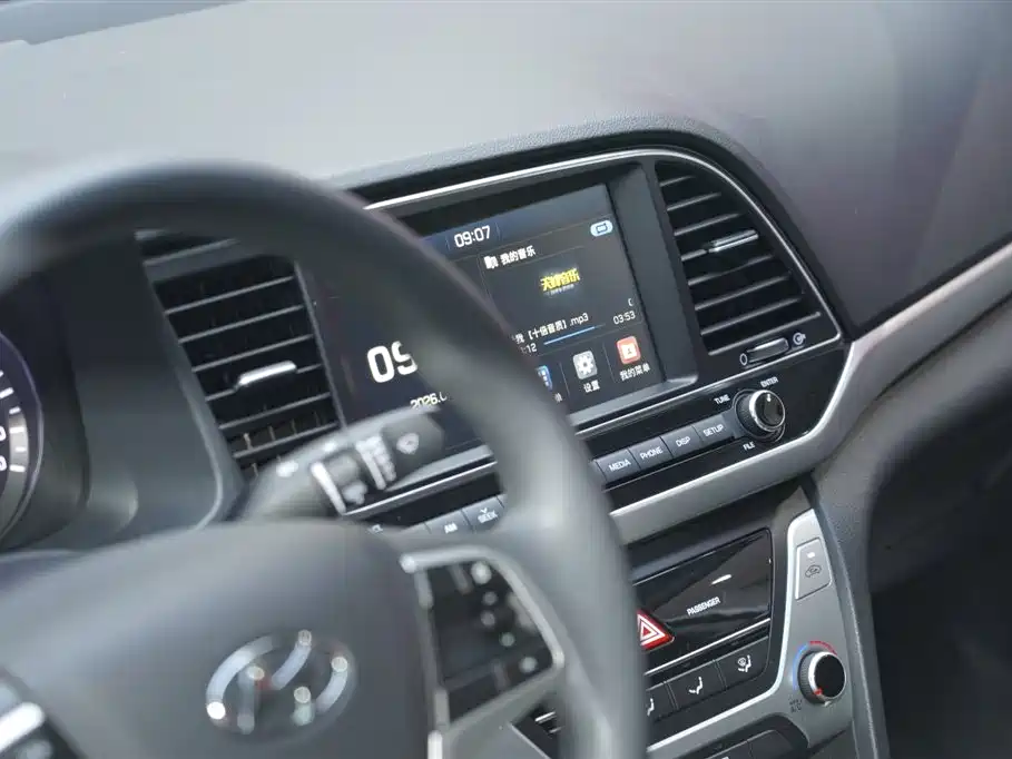 Hyundai Elantra 2016 Model 1.6L Automatic Smart Elite фото 10