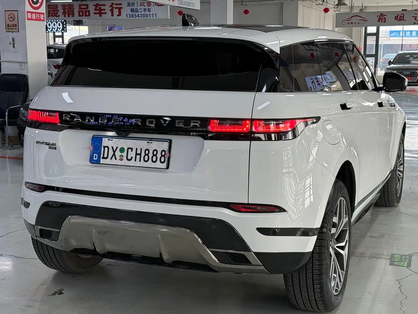 Land Rover Range Rover Evoque 2023 Range Rover Evoque L 249PS Premium Luxury Edition фото 8