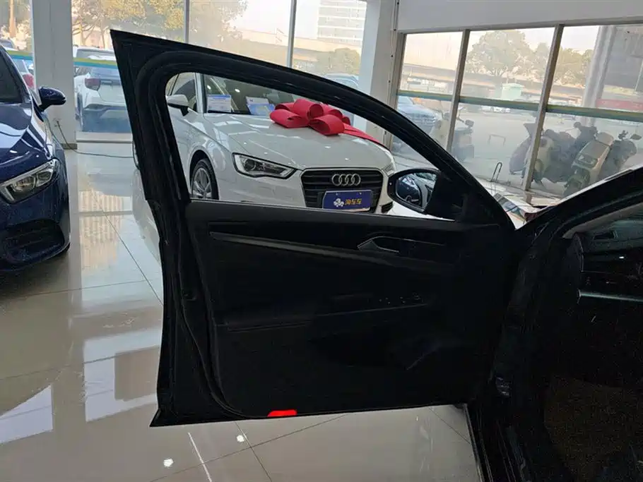 Volkswagen Passat 2023 Facelift 330TSI Starlight Elite Edition фото 7