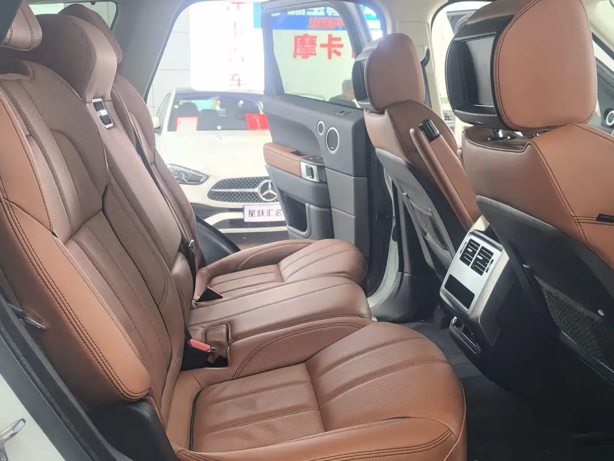 Land Rover Range Rover Sport 2016 Model 3.0 SDV6 HSE DYNAMIC фото 14