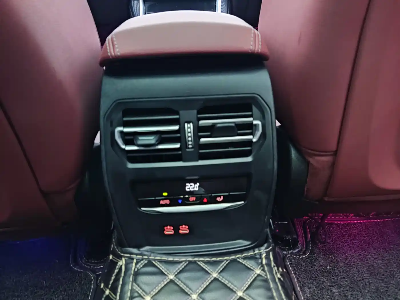 BMW 3 Series 2023 320Li M Sport Package фото 10