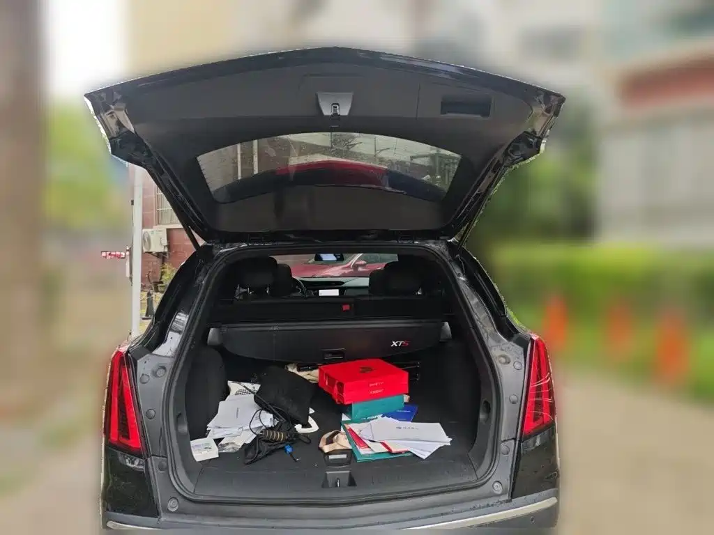 Фото 10 - Cadillac XT5