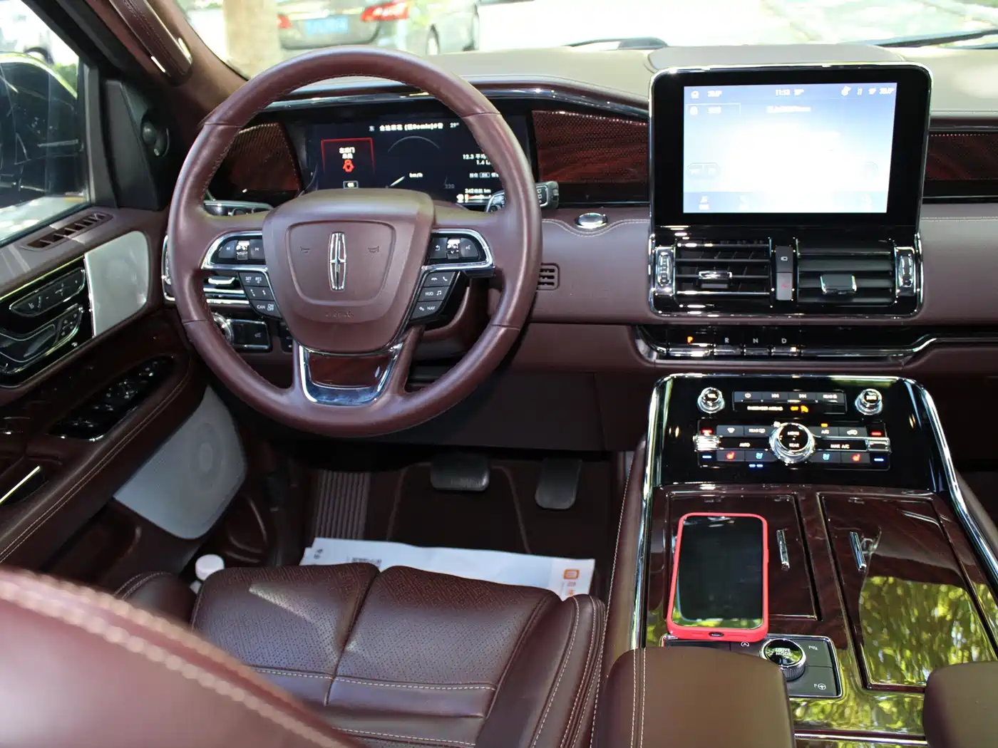 صورة 9 - Lincoln Navigator