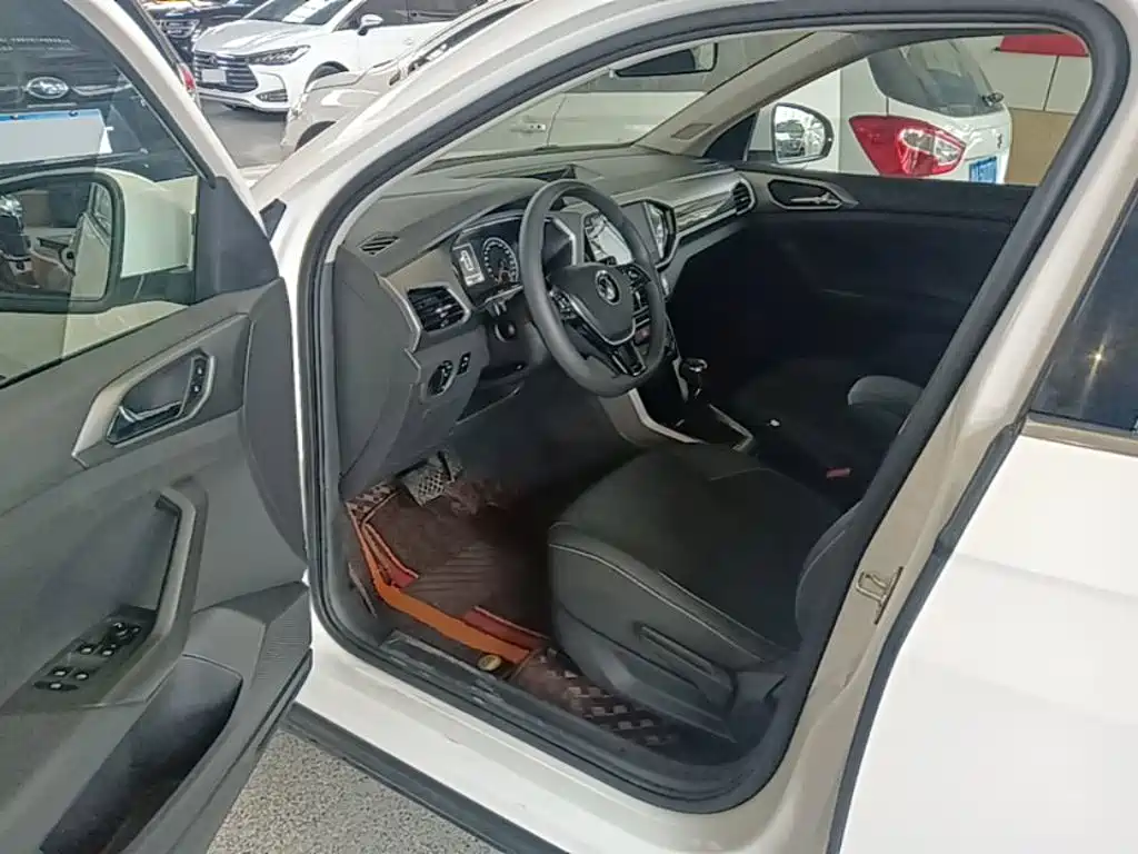 VOLKSWAGEN TU KAI