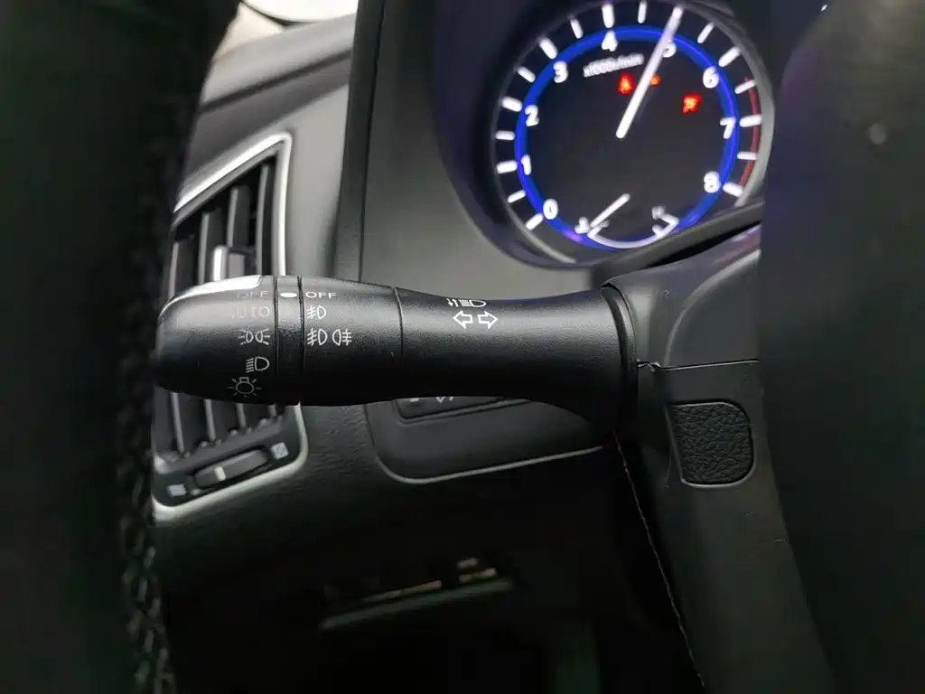 Infiniti Q50L 2015 2.0T Enjoyment Edition фото 21