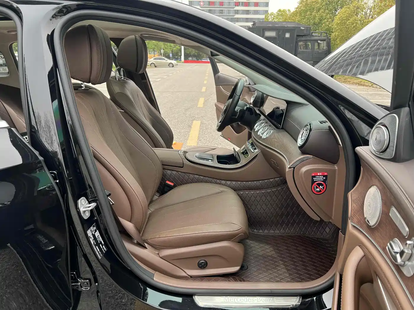 Mercedes-Benz E-Class 2023 Facelift E 300 L Fashion фото 7