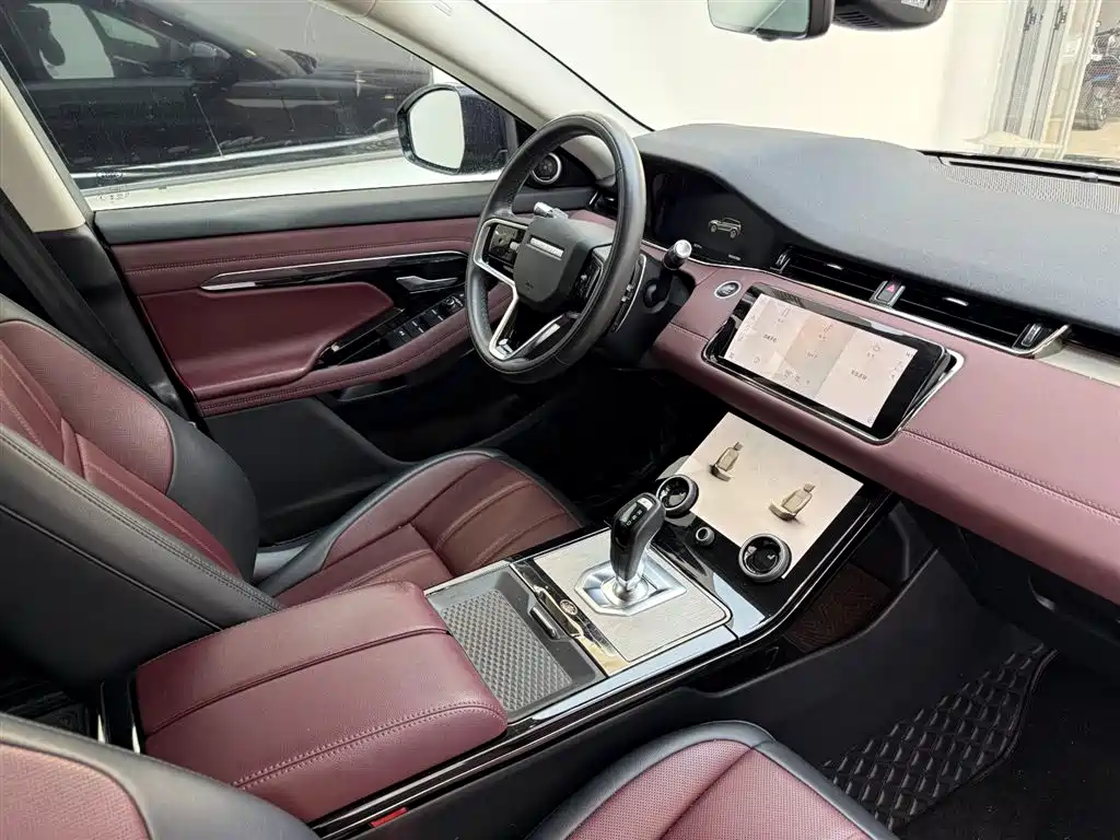 Land Rover Range Rover Evoque 2023 Range Rover Evoque L 249PS Luxury Edition фото 9