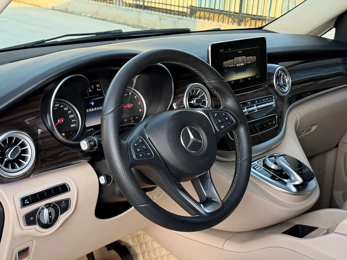 Mercedes-Benz V-Class 2016 V 260 Navigator фото 14