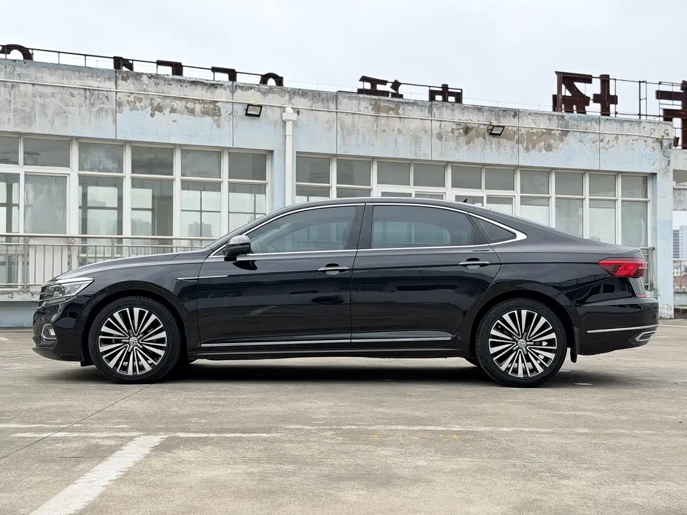 Volkswagen Passat 2019 Model 380TSI Luxury Edition China VI фото 12
