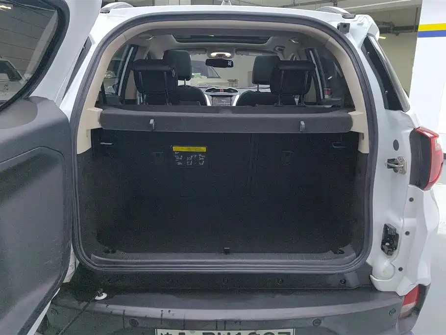 BYD Yuan New Energy 2018 EV360 Smart Connected Cool Edition фото 4