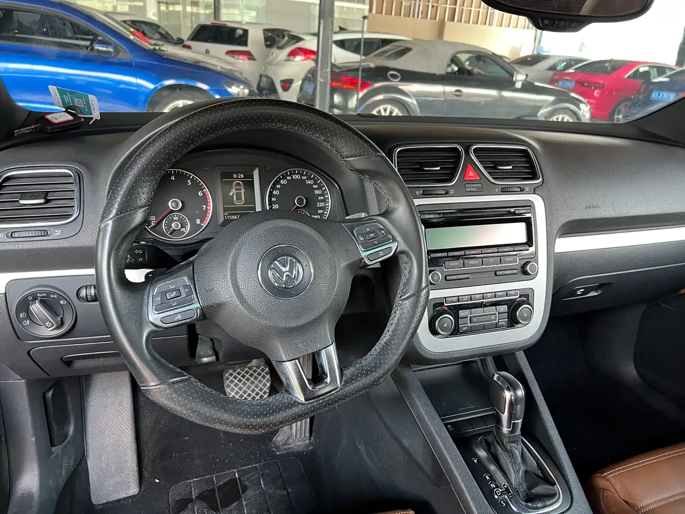 Volkswagen Scirocco 2011 2.0TSI Luxury фото 9