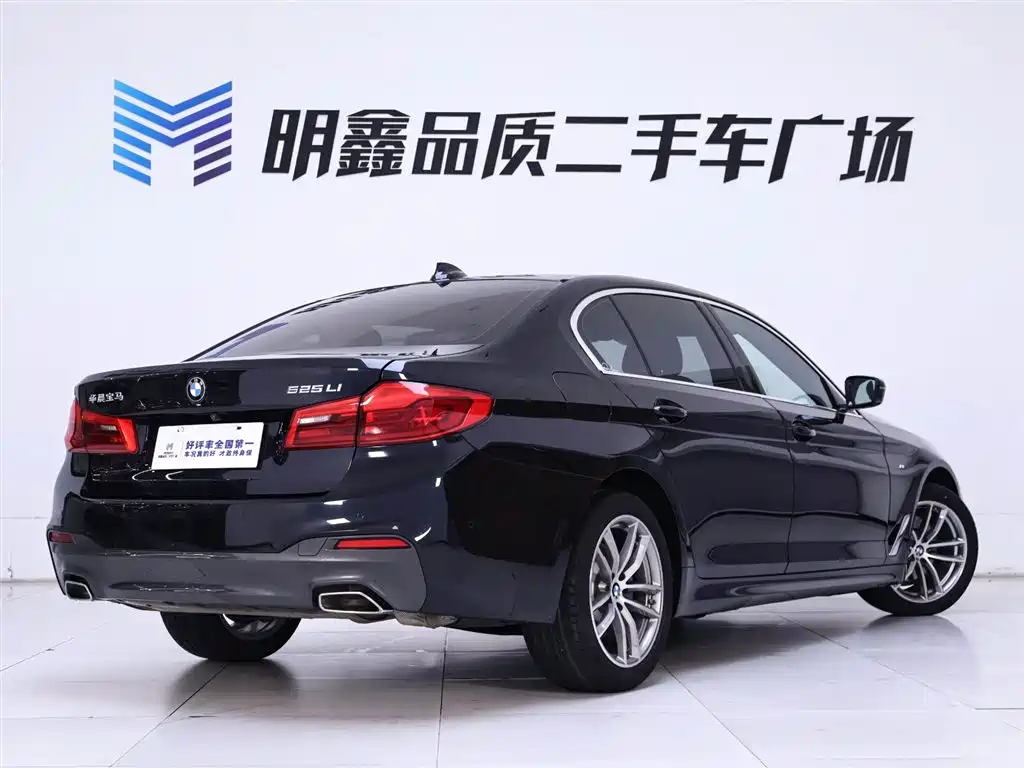 BMW 5 Series 2020 525Li M Sport Package фото 7