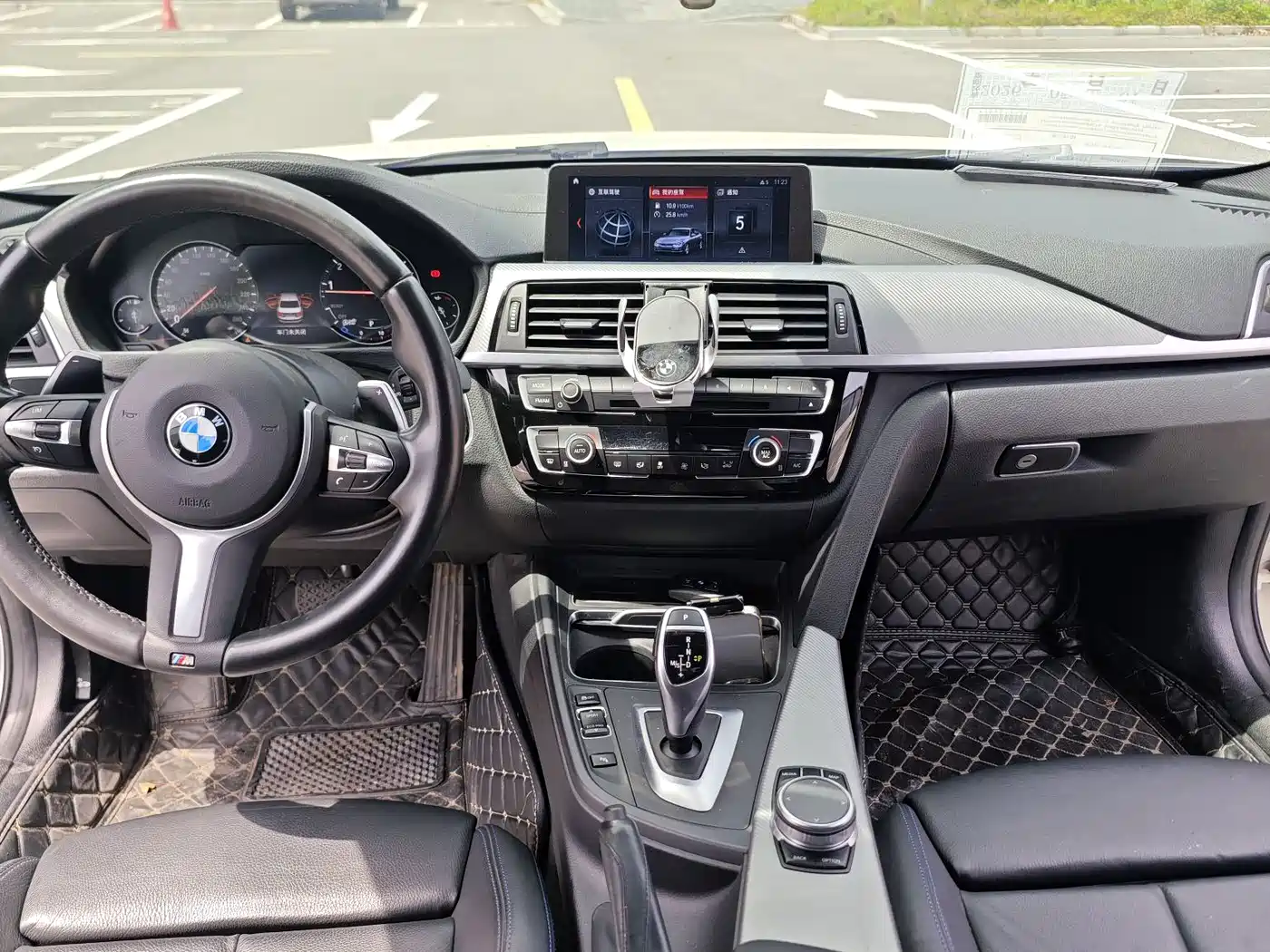 BMW 3 Series 2019 320i M Sport Black Night Edition фото 9