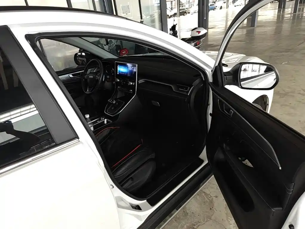 Haval M6 2023 2021 PLUS 1.5T DCT Elite Smart Connect