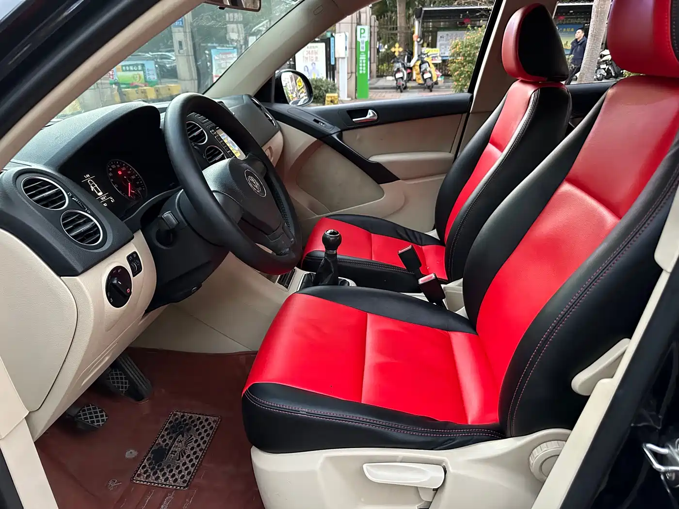 Volkswagen Tiguan 2012 1.8TSI Manual 2WD Metro Edition фото 16