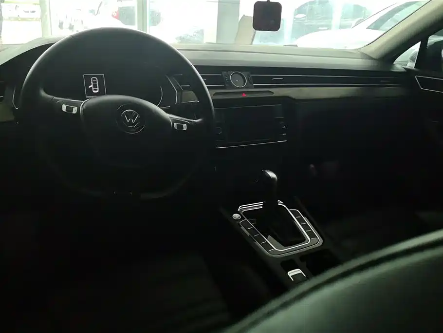 Volkswagen Magotan 2018 330TSI DSG Leading фото 12
