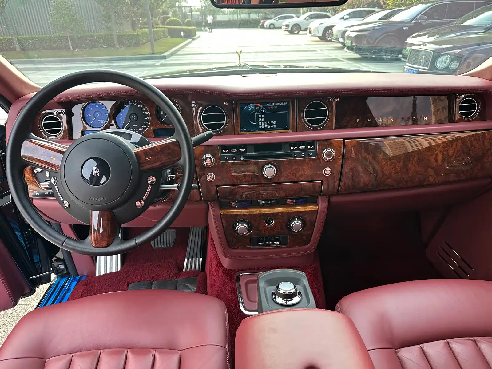 Фото 18 - Rolls-Royce Phantom