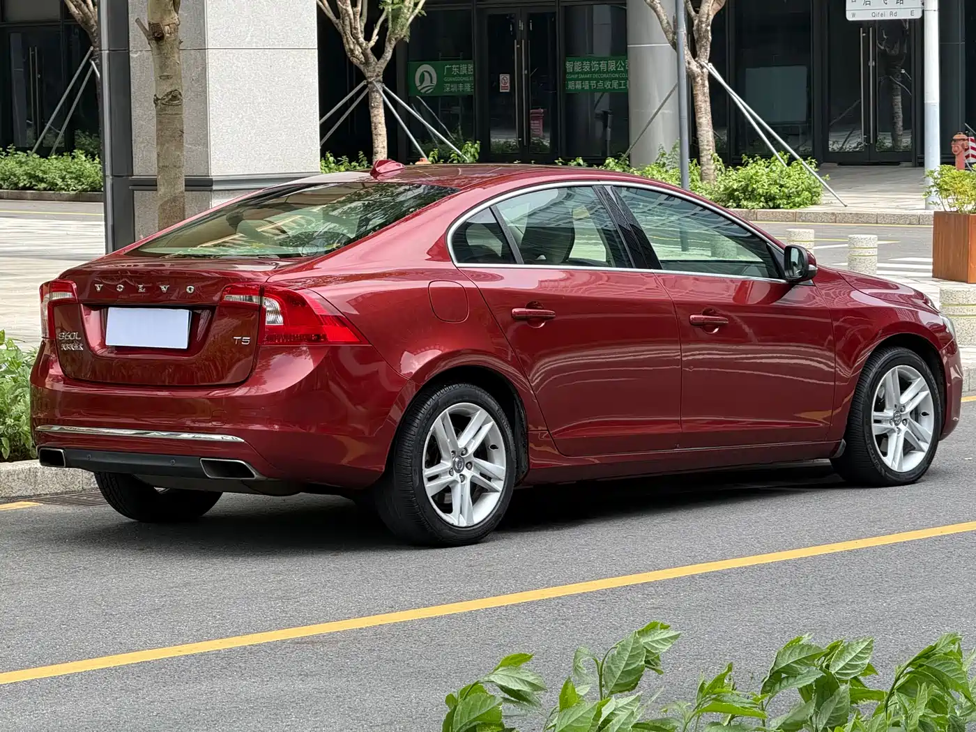 Фото 4 - Volvo S60