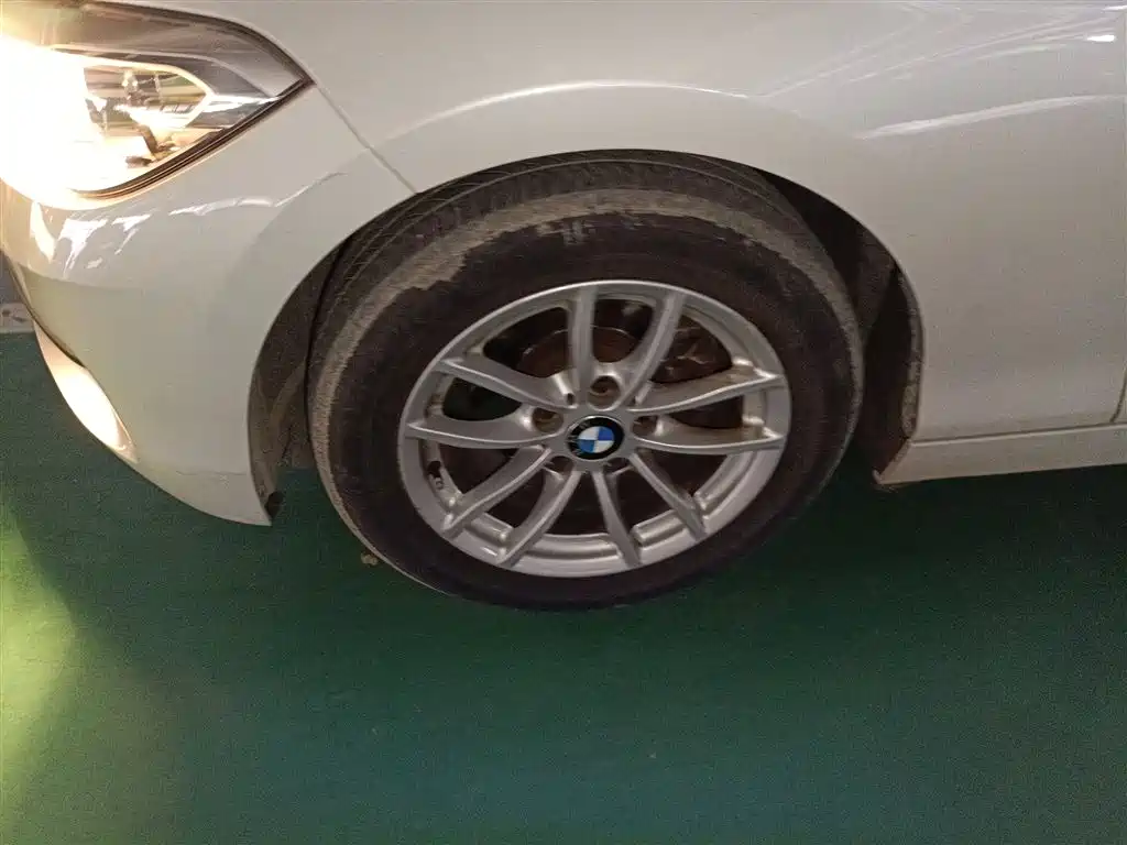 BMW 1 Series (Import) 2018 118i Leading фото 25