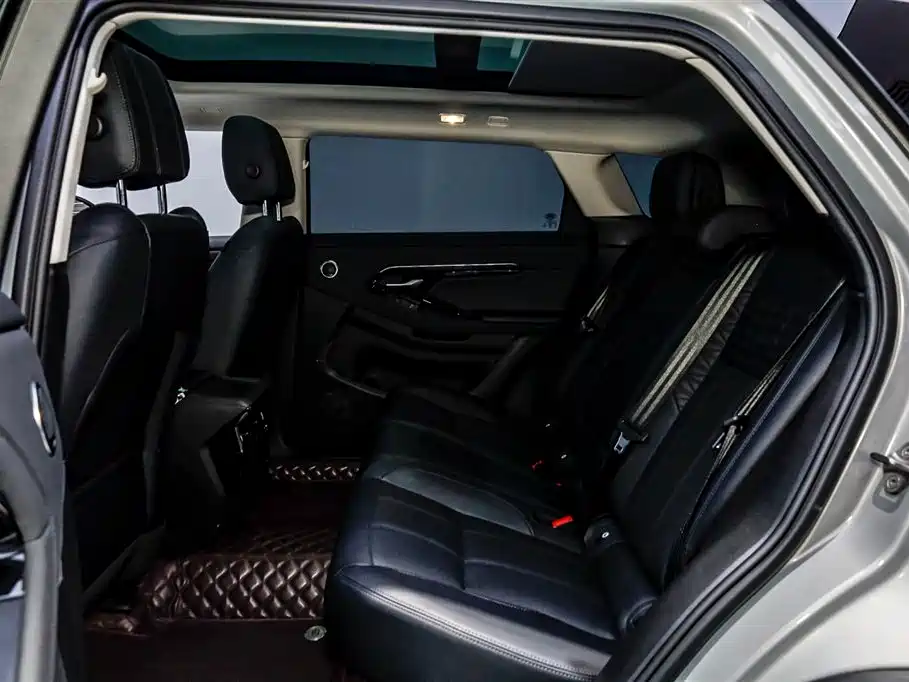 Land Rover Range Rover Evoque 2023 Range Rover Evoque L 249PS Corinthian Bronze Special Edition фото 10