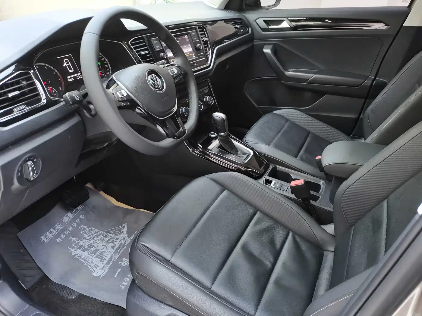 Volkswagen T-ROC 2018 280TSI DSG 2WD Comfort (China V) фото 7