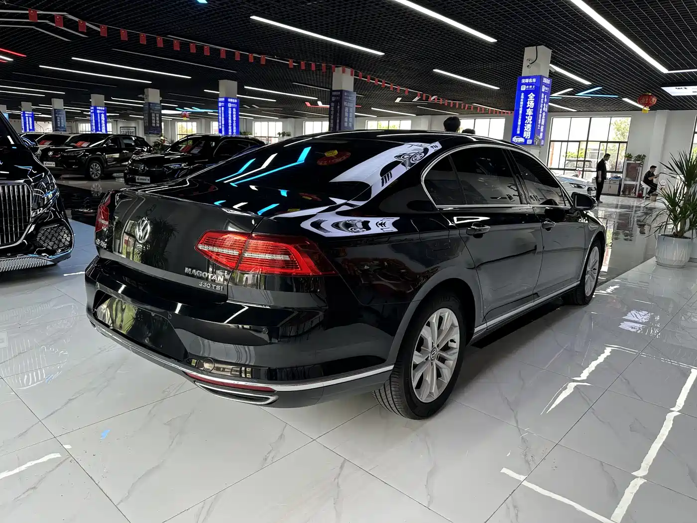 Volkswagen Magotan 2017 330TSI DSG Luxury фото 7