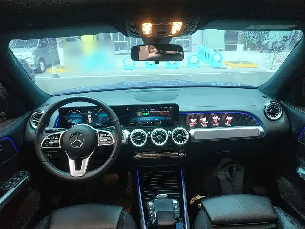 MERCEDES-BENZ GLB