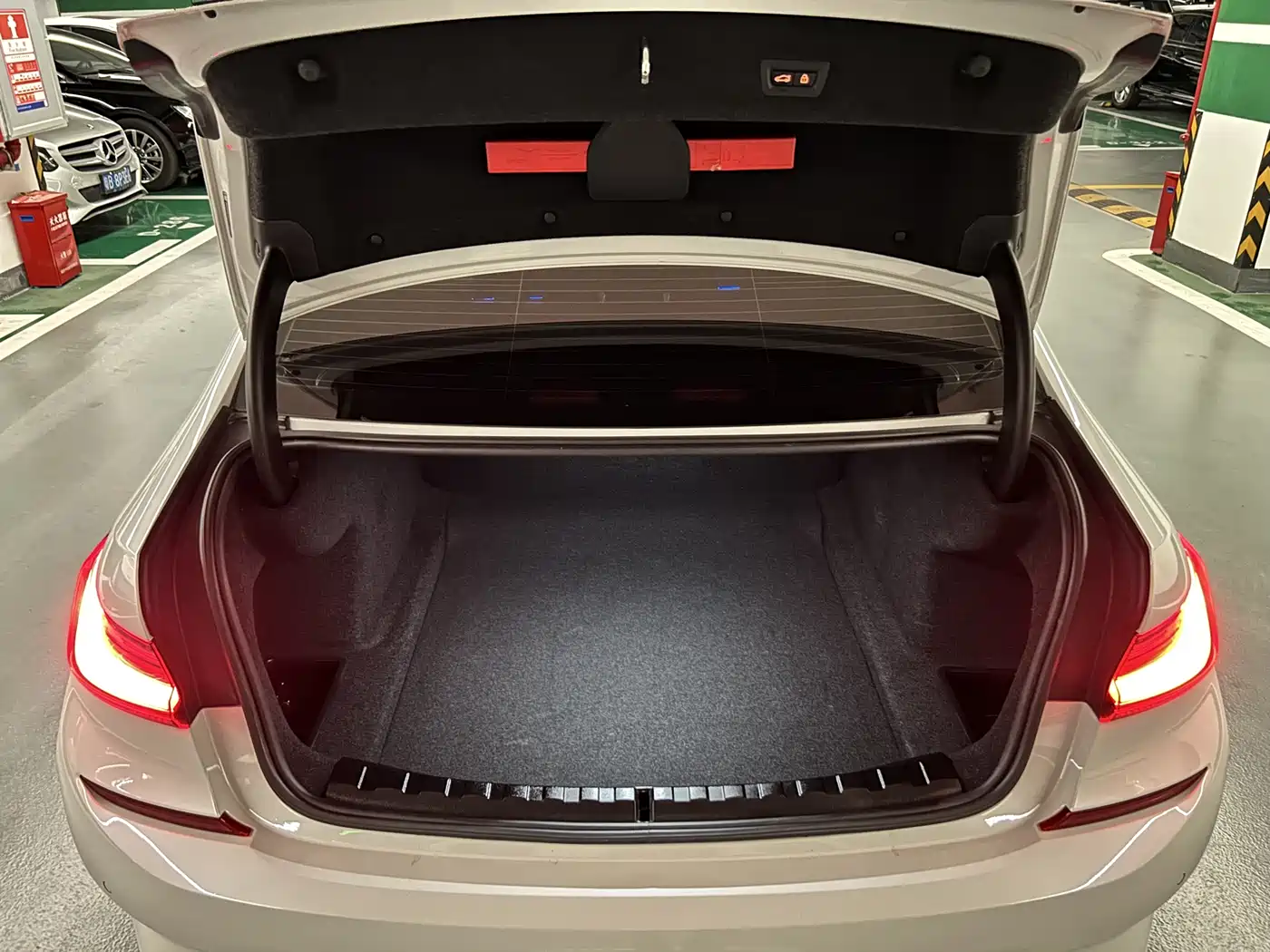 BMW 3 Series 2022 325Li M Sport Package фото 15