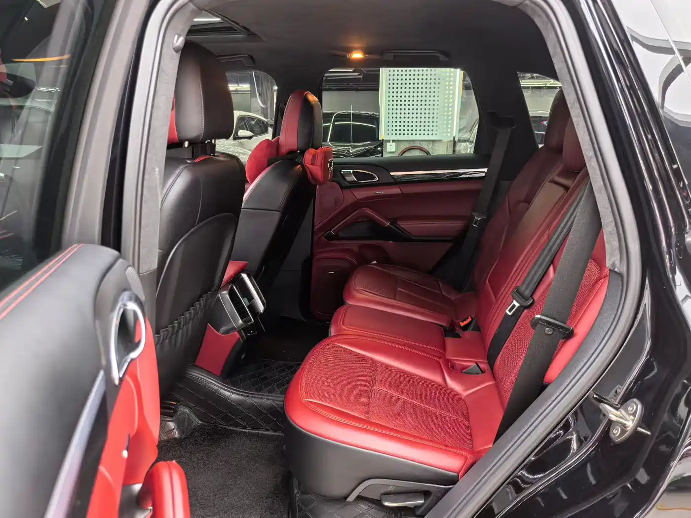 Фото 8 - Porsche Cayenne