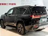 Фото 3 - Lexus LX