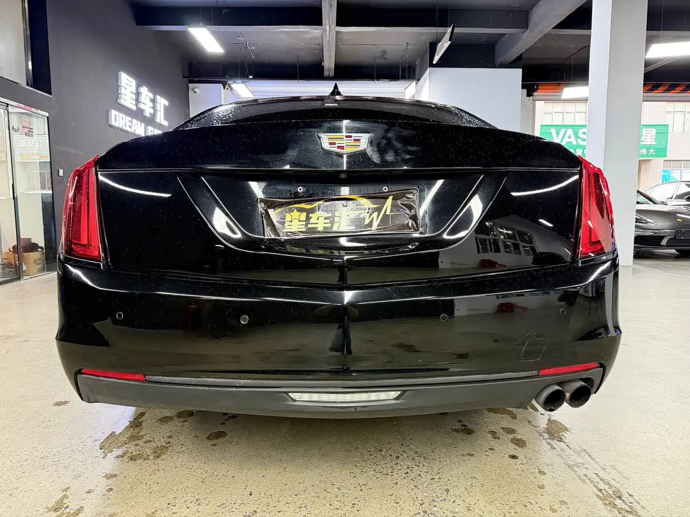 Фото 12 - Cadillac CT6