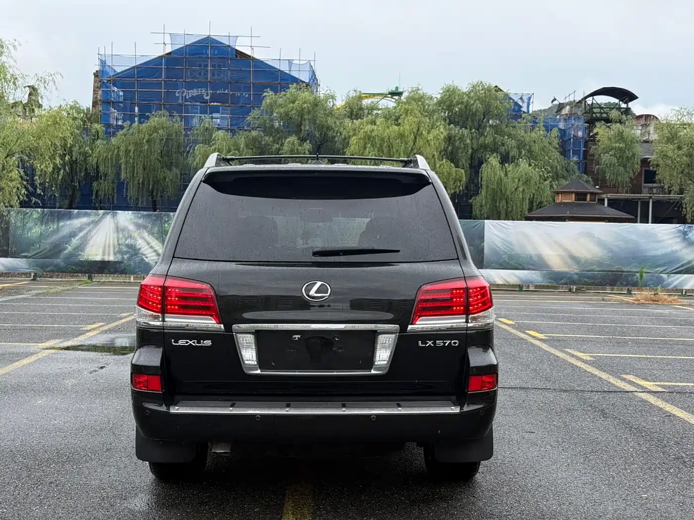 Фото 7 - Lexus LX