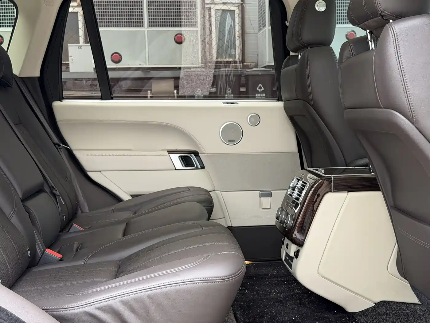 Land Rover Range Rover 2017 3.0 SC V6 Vogue LWB (Long Wheelbase) фото 25