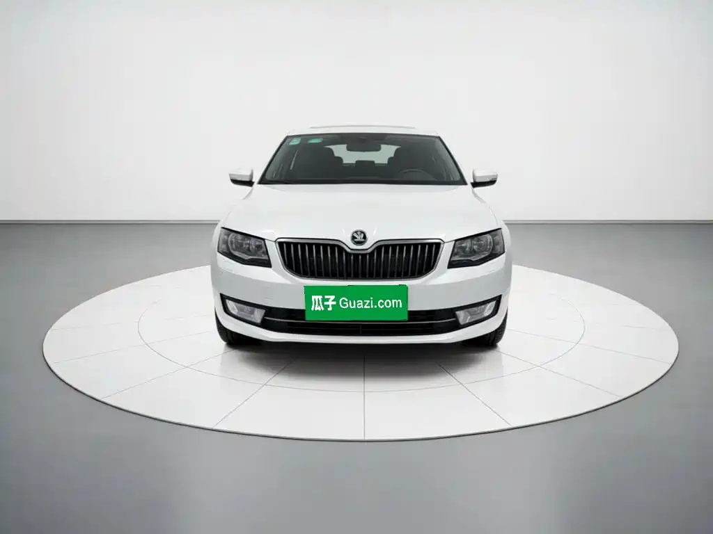 Фото 2 - Škoda Octavia