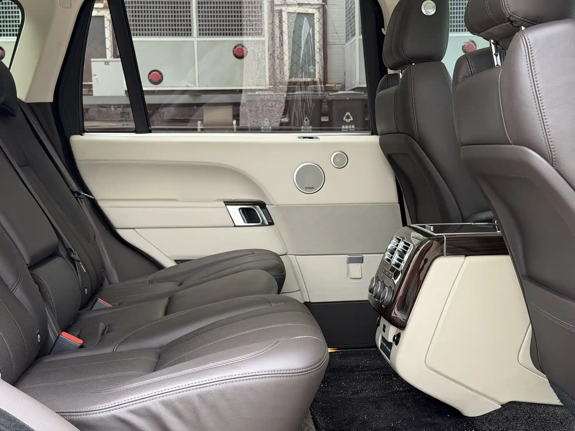 Фото 25 - Land Rover Range Rover