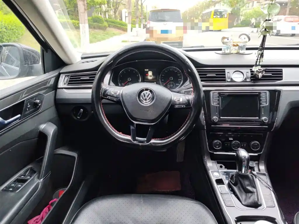 Volkswagen Passat 2016 330TSI DSG Executive Edition фото 3