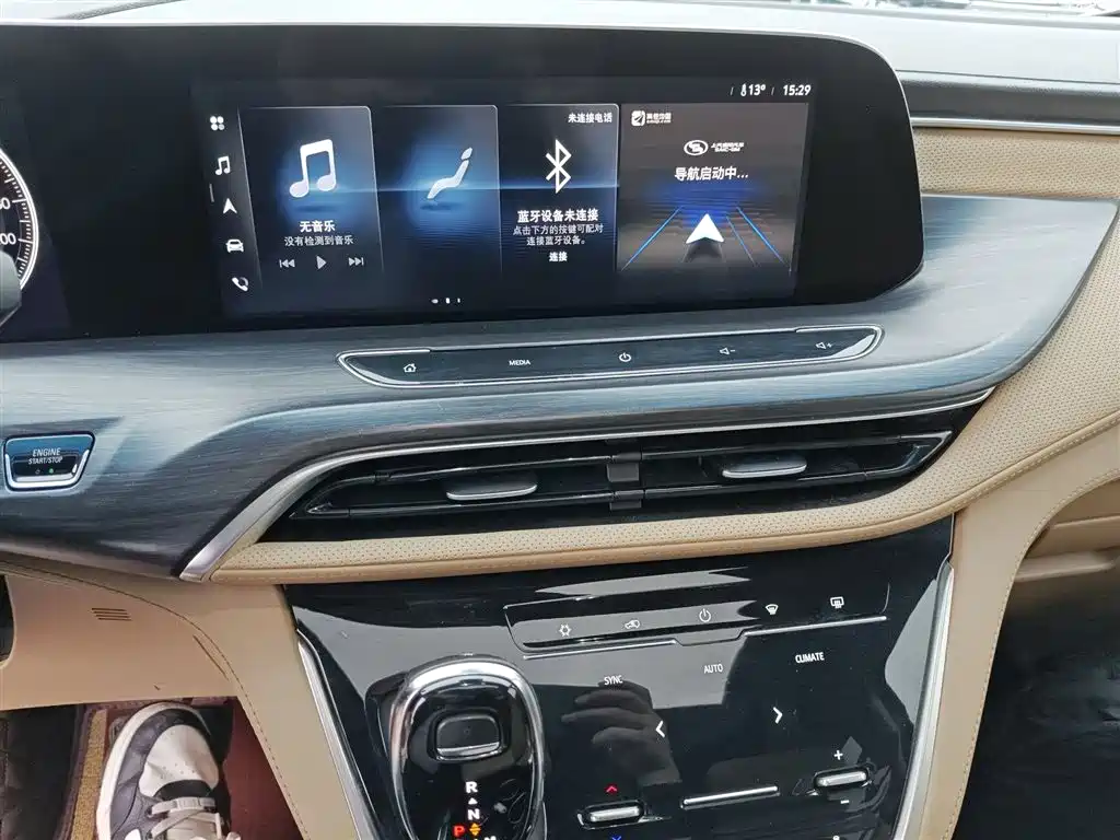 Buick GL8 2021 ES Landlord 653T Premium фото 13